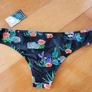 Rebel Bikini Bottom, M